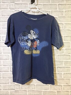 Disney Navy T-Shirt with Mickey Mouse no finer friend medium